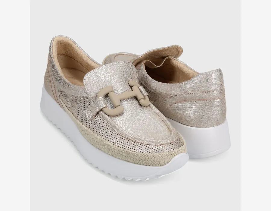 QUENTA ATHLEISURE SHOE