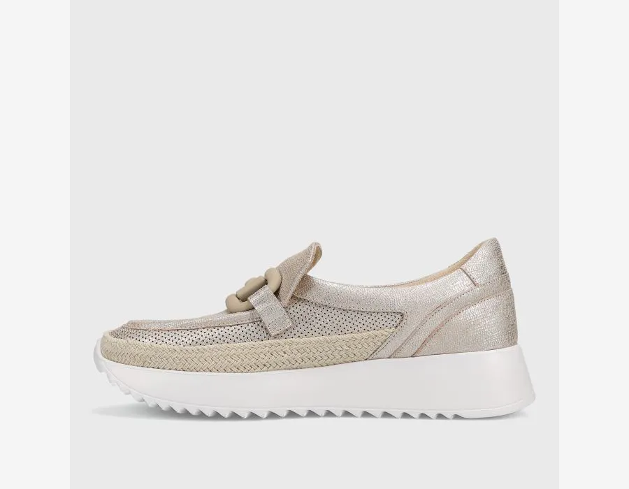 QUENTA ATHLEISURE SHOE